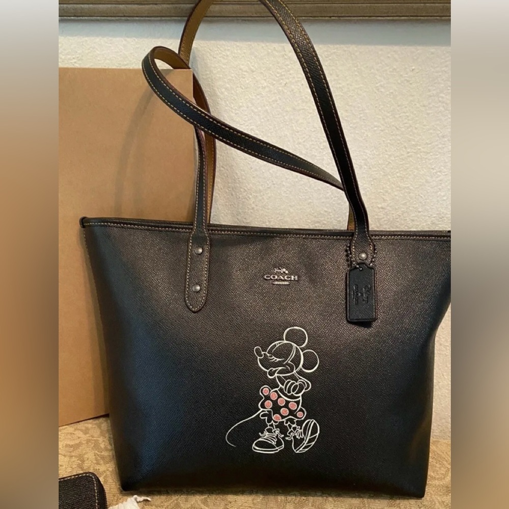 DISNEY X COACH Minnie Mouse Black Leather Tote Purse  NWT.